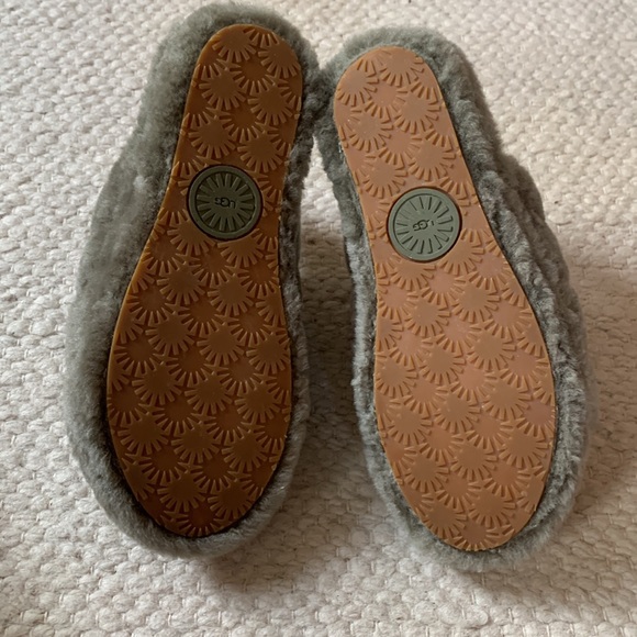 UGG Fluff Yeah Slides size 8 gray/green - Picture 2 of 7